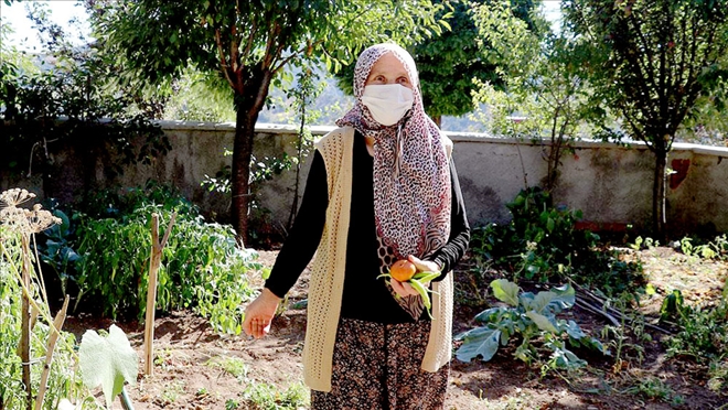 "SUYUNUZU İÇİN, EKMEĞİNİZİ YİYİN EVDE KALIN"