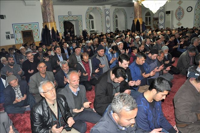 CAMİLER DOLDU, TAŞTI
