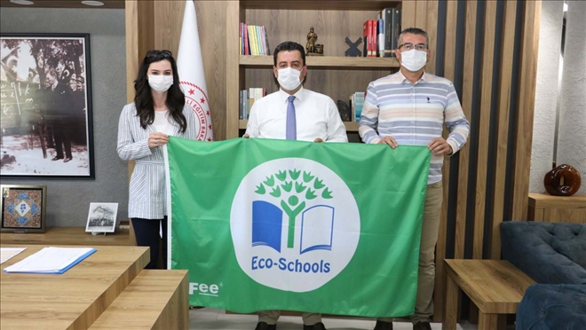 Zübeyde Hanım´a TÜRÇEV´den bayrak ödülü