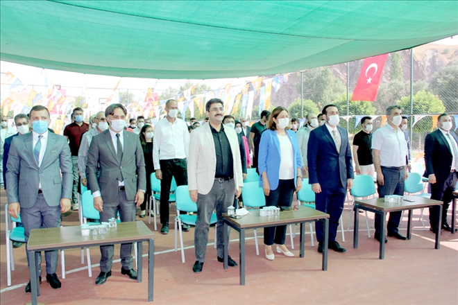 AK Parti Sivas Milletvekili Semiha Ekinci Zara´da