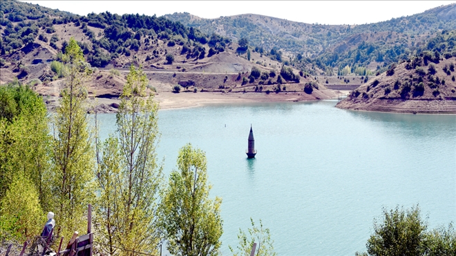 "Sivas´ın Halfeti´si" baraj suyu çekildiğinde kartpostallık görüntüler oluşturdu