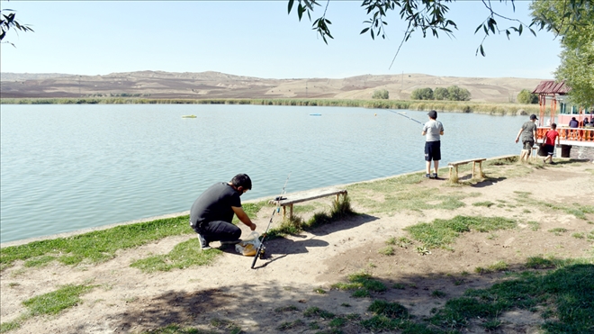 Salgın sürecini riskten uzak geçirmek isteyenlerin yeni adresi: Hafik Gölü