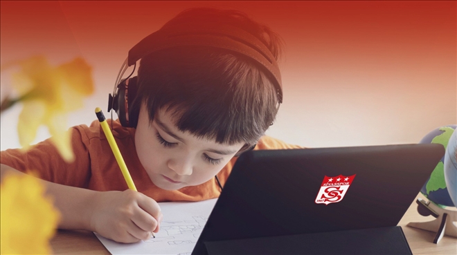 Eğitime bir destekte Sivasspor´dan