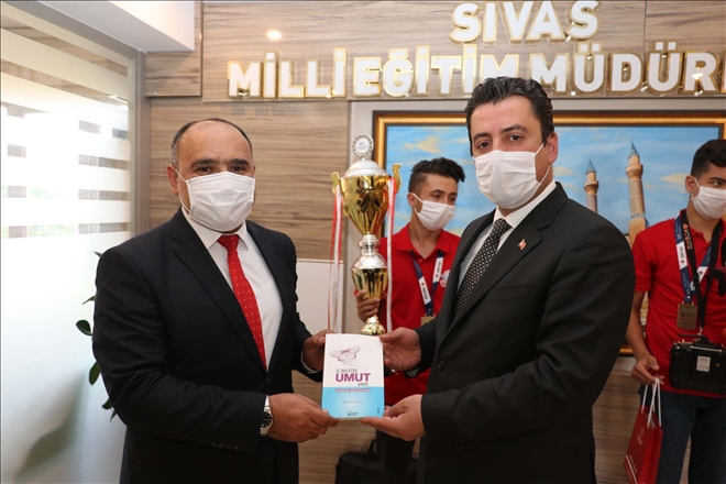 SAVAŞÇI, BAŞARIYI ÖDÜLLENDİRDİ