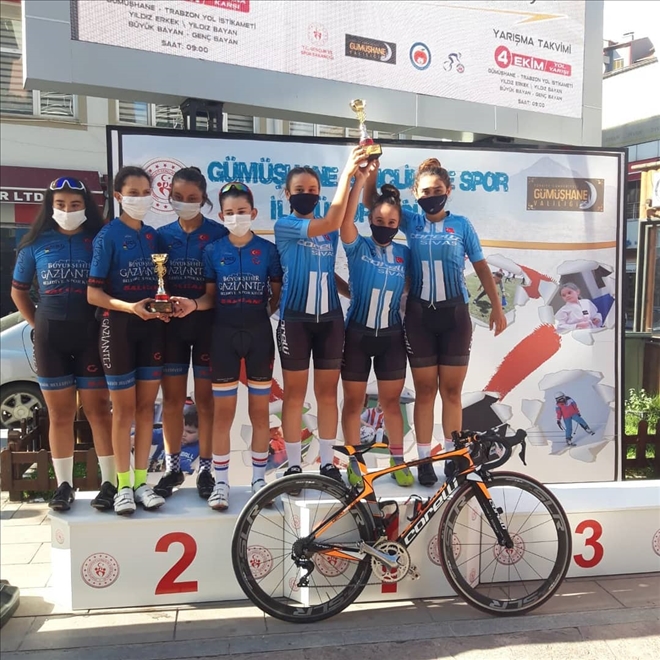 SİVAS´A TÜRKİYE ŞAMPİYONLUĞA GETİRDİLER