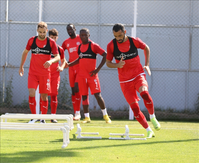 İDMAN YOĞUN TEMPODA GEÇTİ