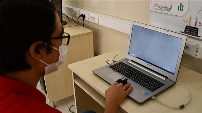 SINAV STRESİNİ AZALTAN YAZILIM: E-BİYOSINAV