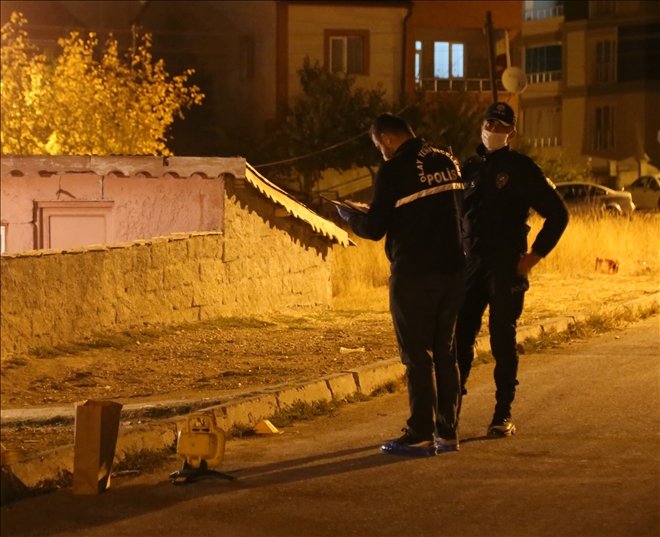 BIÇAKLI KAVGADA 1 KİŞİ AĞIR YARALANDI (VİDEO)