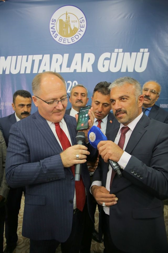 BAKAN SOYLU MUHTARLARIN GÜNLERİNİ KUTLADI