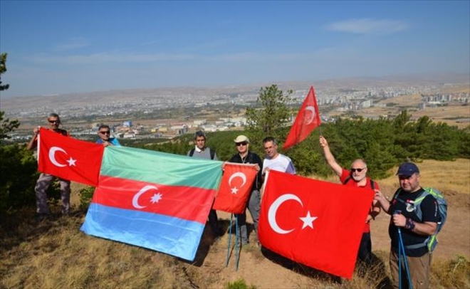 AZERBAYCAN İÇİN BAYRAK AÇTILAR