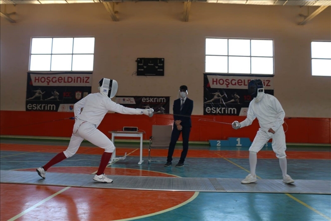 ESKRİM RÜZGARI ESTİ