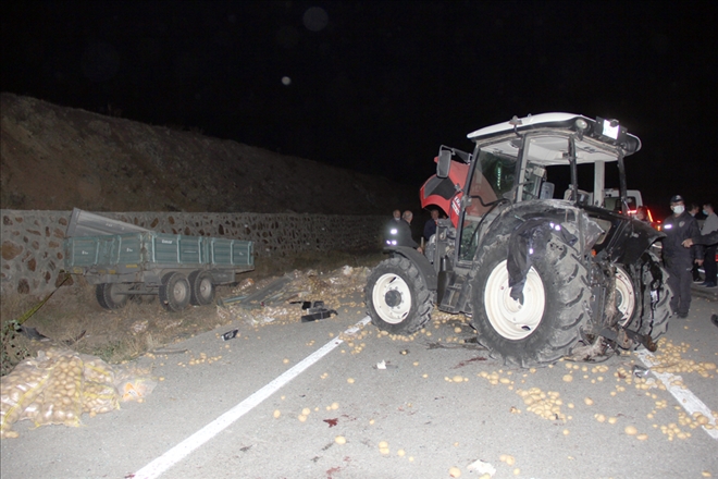 Sivas´ta kamyon ile traktör çarpıştı: 1 ölü, 3 yaralı