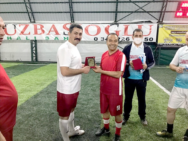 SİVAS ÜLKÜ OCAKLARI, HALI SAHA FUTBOL TURNUVASI DÜZENLEDİ