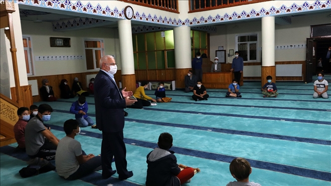 MÜFTÜ AKKUŞ, ÇOCUKLARLA BULUŞTU