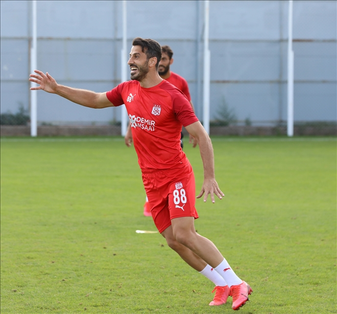 CANER İLK GOLÜNÜ ATTI