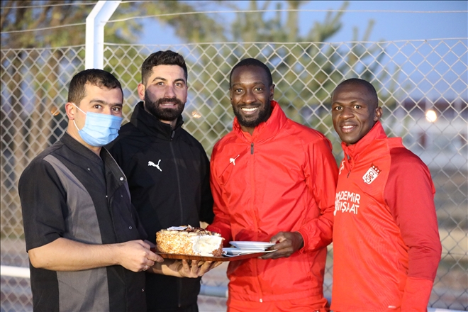 İDMAN SONRASI, SÜRPRİZ KUTLAMA