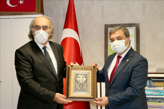 ÖĞRETMENLERE LİSANSÜSTÜ EĞİTİM İMKÂNI