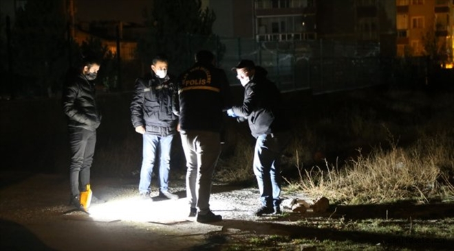 PATLATILAN HAVAİ FİŞEK KORKUTTU (VİDEO)