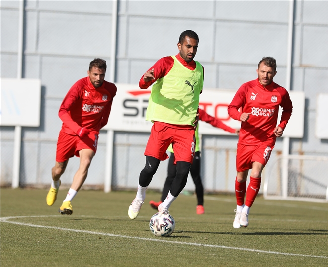 YİĞİDOLAR ŞUT ÇALIŞTI