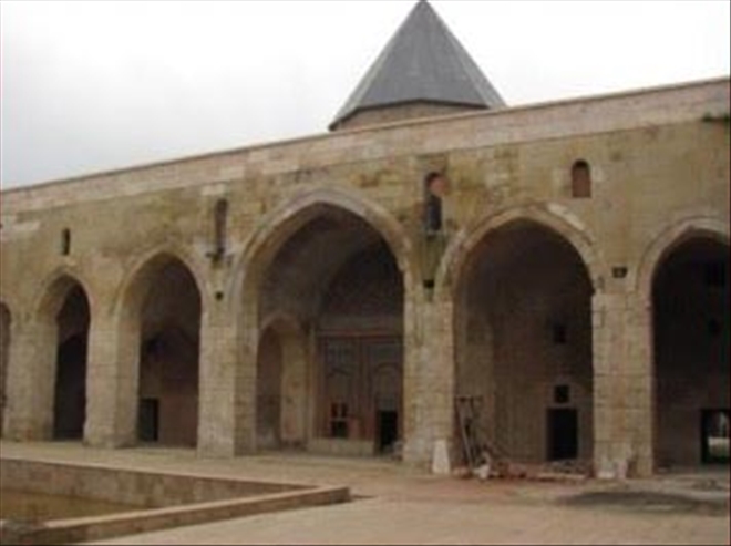 DÜNYANIN İLK PANDEMİ HASTANESİ SİVAS´TA