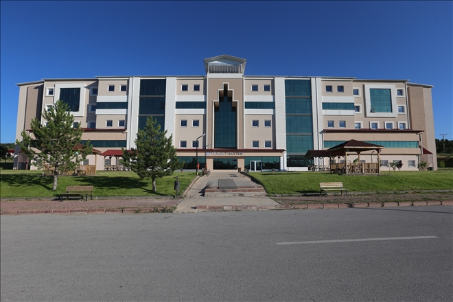 EĞİTİM FAKÜLTESİ´NDEN SANAL RESİM SERGİSİ  (VİDEO)