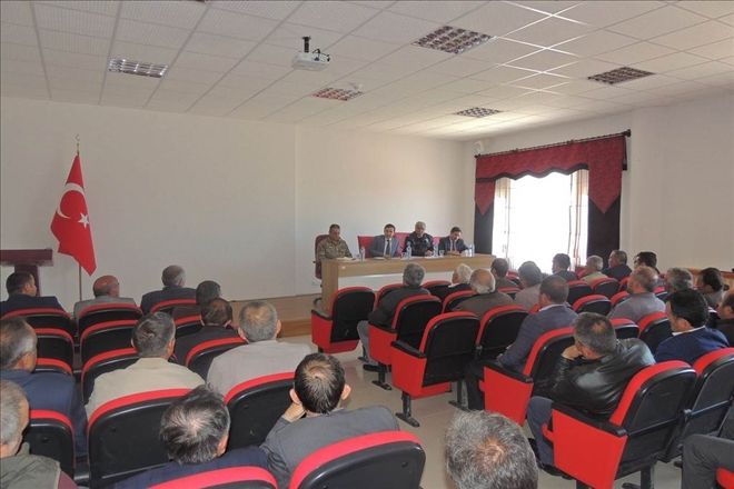 ULAŞ KAYMAKAMI MUHTARLARLA BULUŞTU