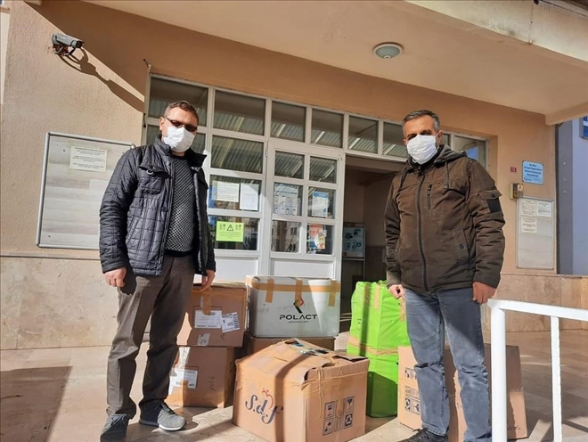 ECZACILAR, COCUKLARI ISITIYOR