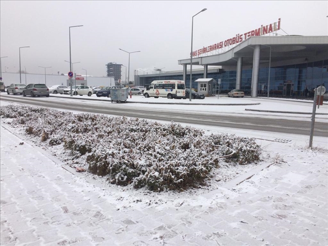 SİVAS´IN YARISINA KAR YAĞDI (VİDEO)