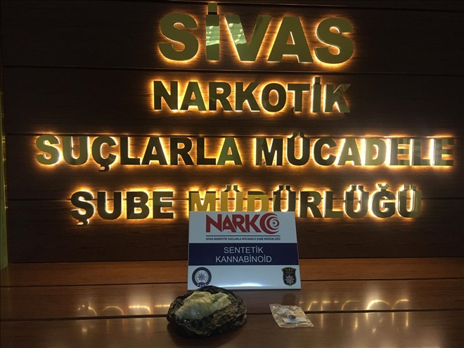 ZEHİR TACİRLERİ YAKALANDI