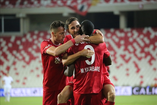 YİĞİDO´YA ZORLU KONUK