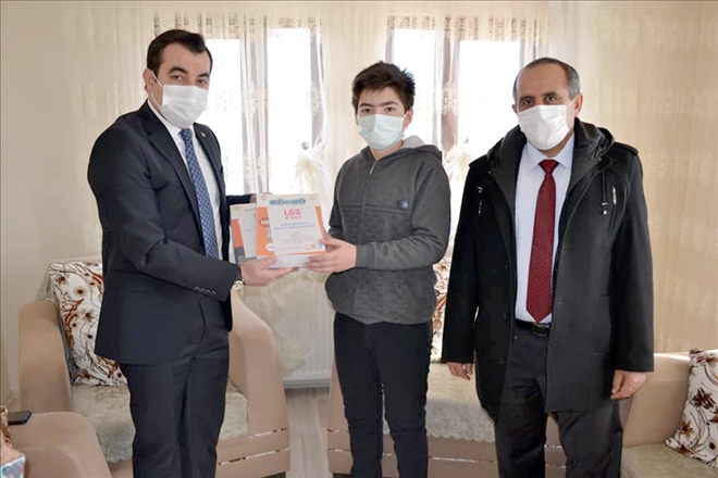 BAŞARILI ÖĞRENCİLERE ÖDÜL