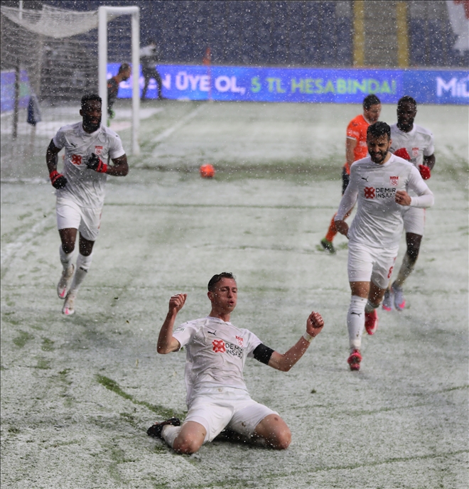 KAPTAN GOLLERİNE DEVAM EDİYOR