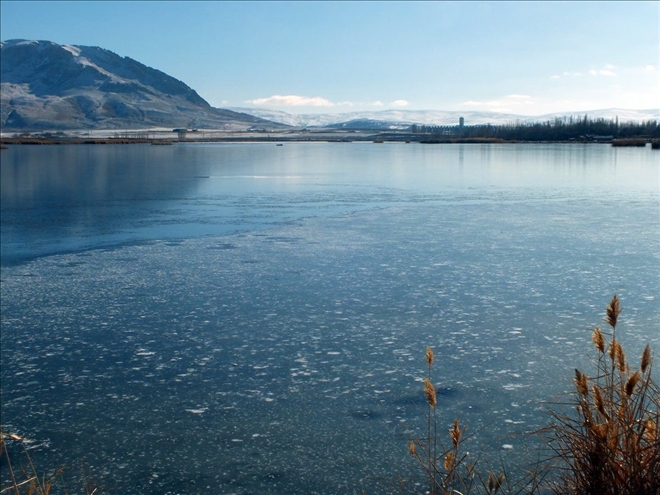 ULAŞ GÖLÜ BUZ TUTTU