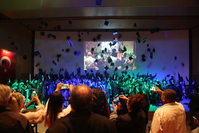 YILDIZELİ MYO´DA MEZUNİYET SEVİNCİ