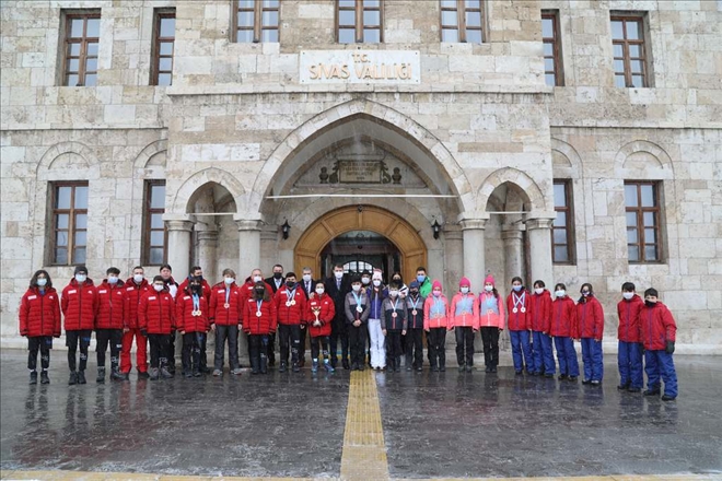 KAYAKÇILARI ÖDÜLLENDİRDİ