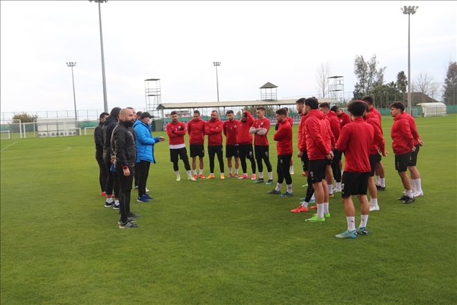 SAKATLAR CAN SIKIYOR