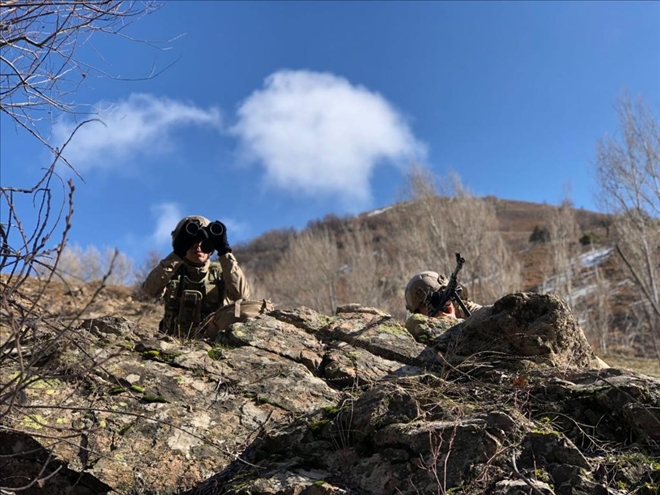 KOMANDOLAR TERÖRİST AVINDA (VİDEO)