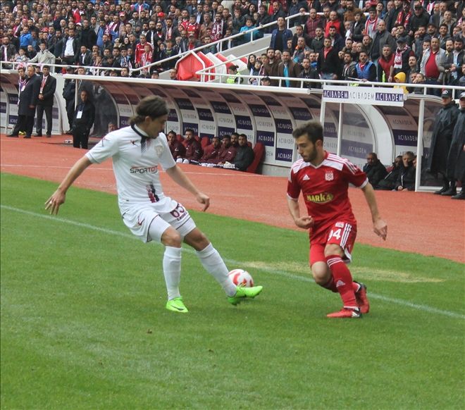 KILINÇ, GÖZ DOLDURUYOR