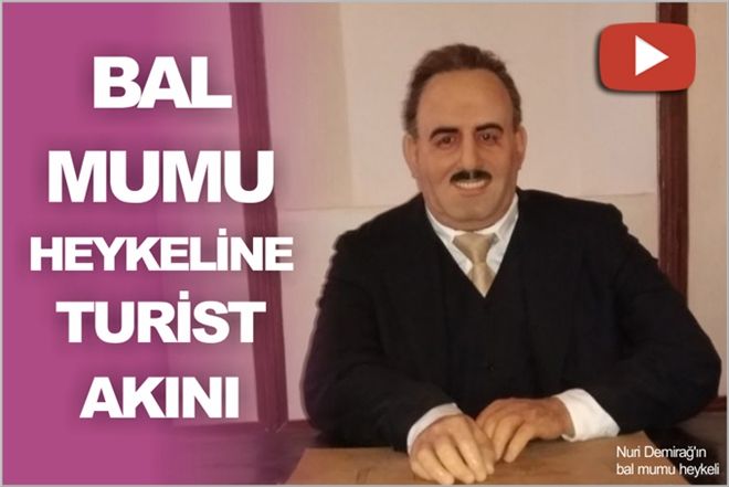 BALMUMU HEYKELİNE TURİST AKINI