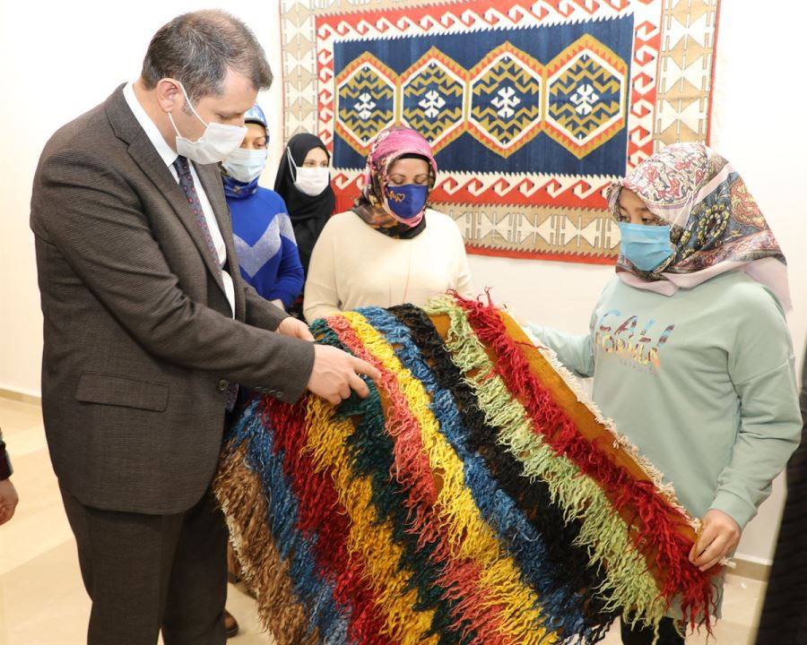 SALGINA RAĞMEN KURSLAR DEVAM EDİYOR