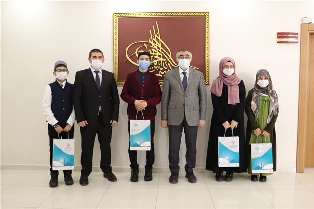 BÖLGE YARIŞMASINDA TER DÖKTÜLER