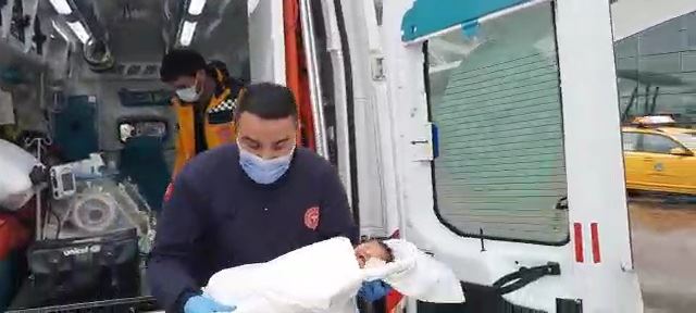 AMBULANS UÇAKLA SEVK EDİLDİ (VİDEO)