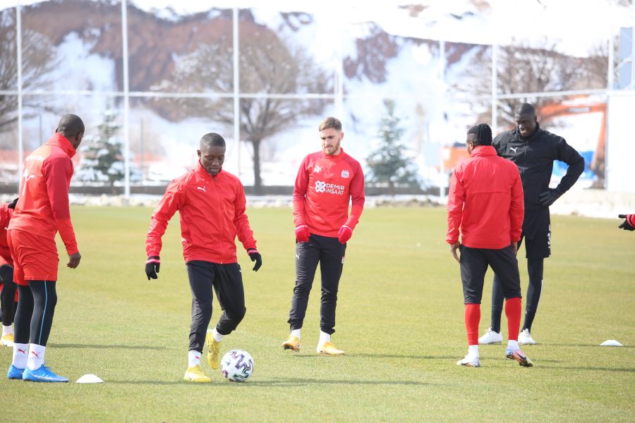 YİĞİDO BASINA KAPILARINI AÇTI