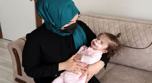 TEK İSTEĞİ HASTA KIZININ SESİNİ DUYMAK