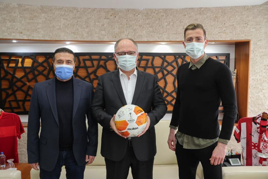 "SİVASSPOR ÇIKIŞA GEÇTİ"