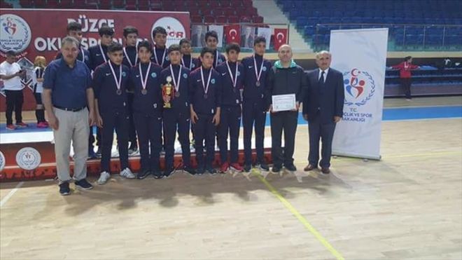 Mevlana Ortaokulundan TÜRKİYE DERECESİ