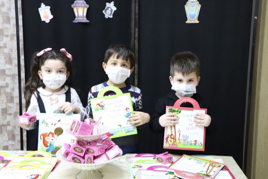 KİTAP HEDİYE EDİLDİ