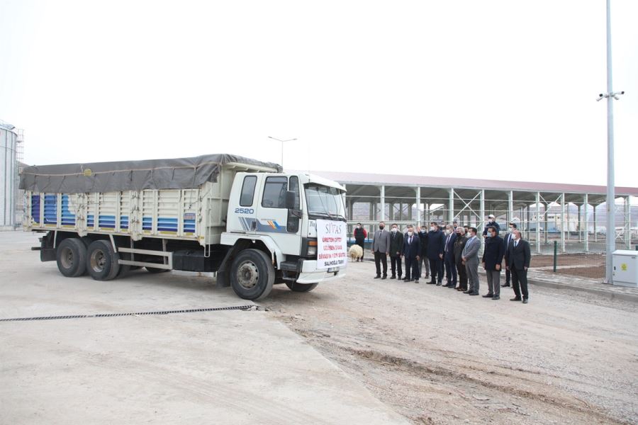 SİVTAŞ’TAN İLK YEM SEVKİYATI