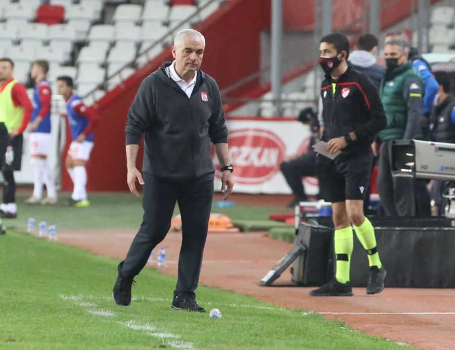 “TAKIMIM  İYİ OYNUYOR”