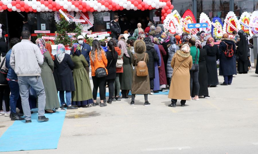 AÇILIŞA ÖZEL VİRÜS (VİDEO)